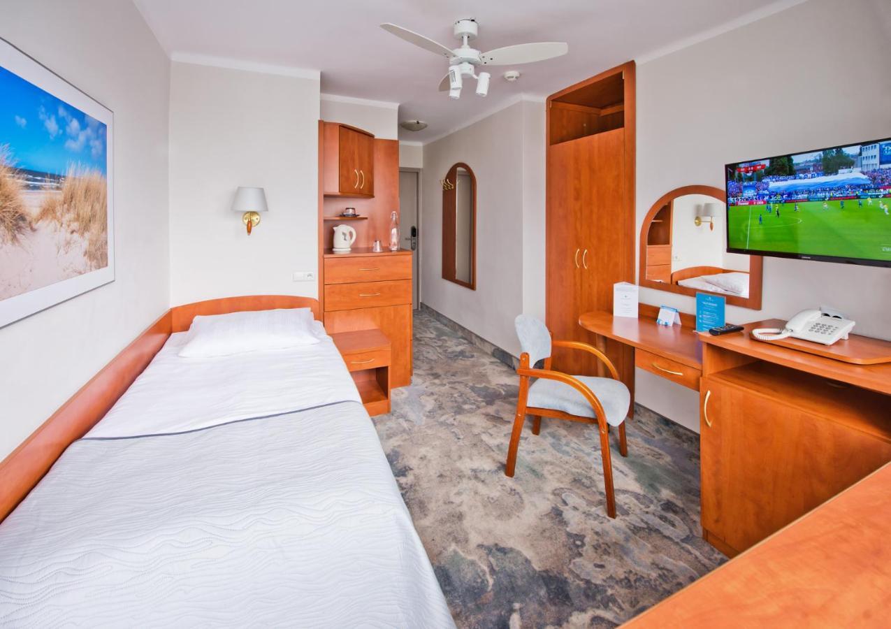 Kielczanka Hotel โควอบเซก ภายนอก รูปภาพ