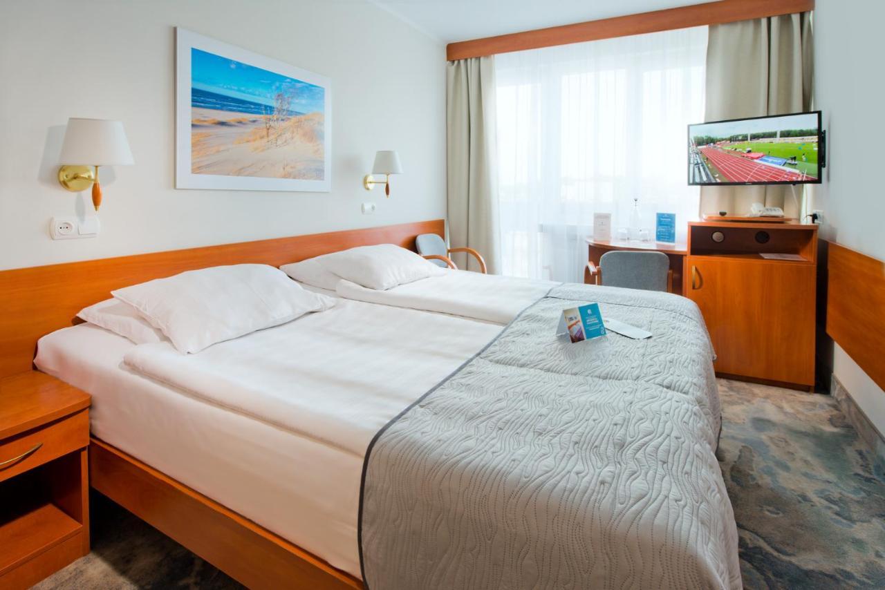 Kielczanka Hotel โควอบเซก ภายนอก รูปภาพ